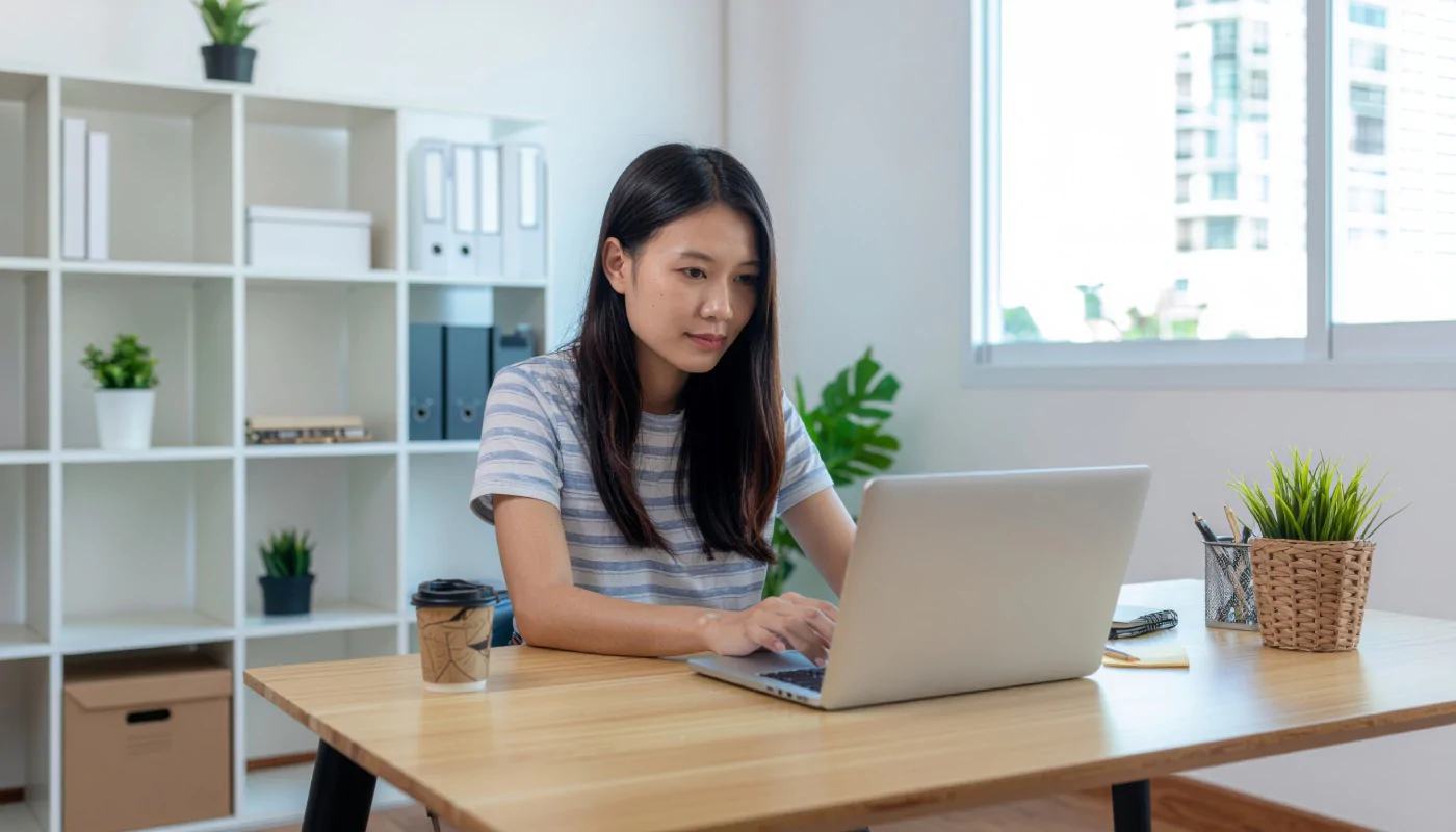 Remote Filipina E-commerce Marketing Specialist